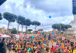 Хиљаде учесника у протесту против побачаја у Риму