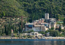 На Афоне украински паломники должны будут подтверждать принадлежность к УПЦ