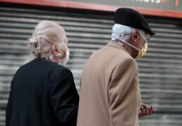 Alerta en sociedades médicas por posibilidad de que la OMS declare a la vejez como una enfermedad