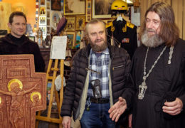 Свештеник Фјодор Коњухов намјерава да постави крст на најдубљу тачку Тихог океана од око 10.9 км