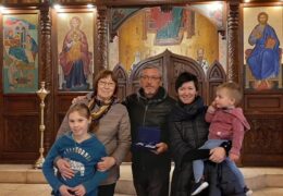 Члены прихода во имя Св. Николая Сербского в Сантьяго, Чили, Андрей и Надежда Лукьяновы получили медаль «За любовь и верность»