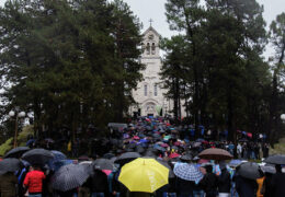 В Черногории 6000 верующих вышли против антицерковного закона