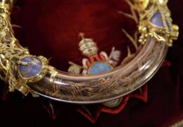 7 hechos sobre la corona de espinas del Salvador