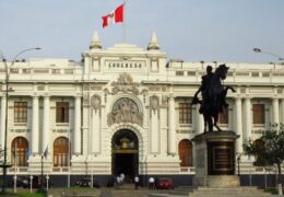 Перу отвергает «гомо-браки»